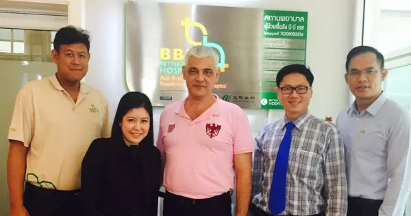 Beikes COO Enrico Bisello besuchte die Patienten im BBH.